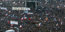 Ongeveer 250.000 manifestanten eisen in Praag ontslag van Tsjechische premier