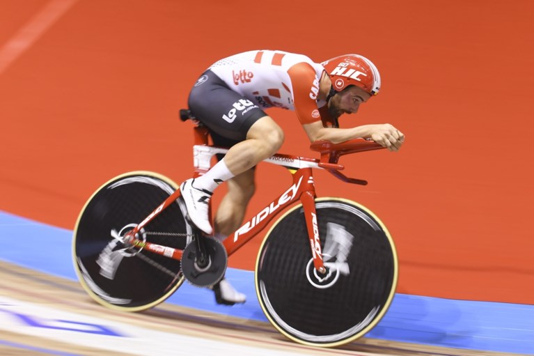 Victor Campenaerts breekt record op 5.000 meter in het Kuipke