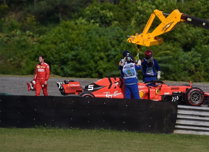 Max Verstappen wint spectaculaire GP van Brazilië: Ferrari’s rijden elkaar uit de race, verrassende namen op podium