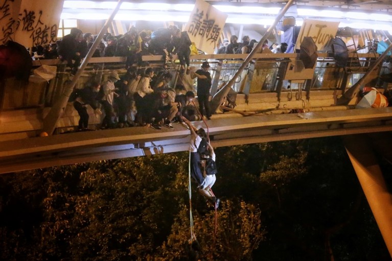 Honderden Hongkongse studenten opgepakt