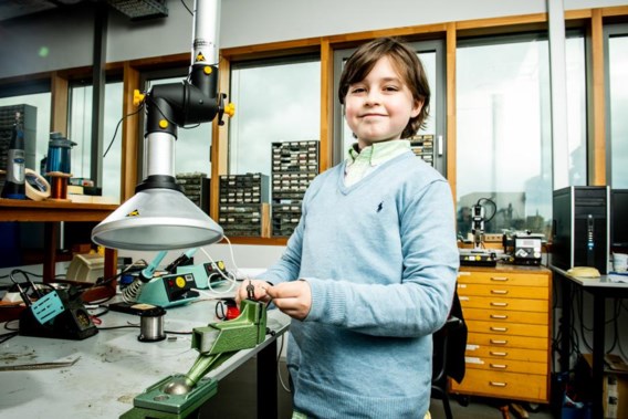 Hoogbegaafde Laurent (9) vertrekt zonder diploma na onenigheid met universiteit