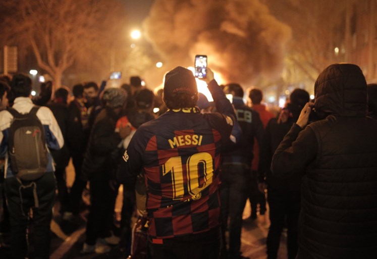 Oorlog rond Camp Nou: tien personen gearresteerd en 64 gewonden na rellen in de rand van Clasico