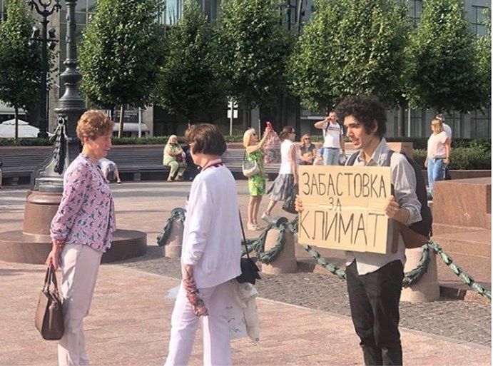 ‘Russische Greta Thunberg’, die maanden alleen betoogde, krijgt celstraf