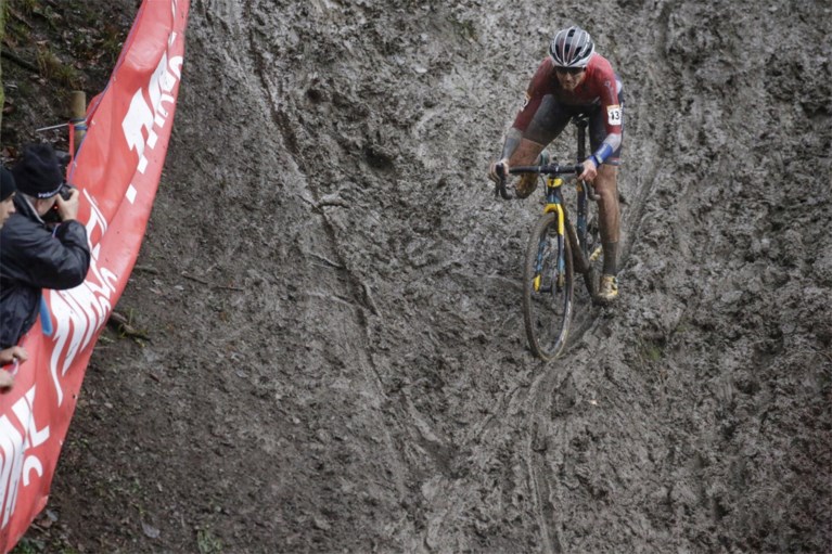 Lucinda Brand topt alweer volledig Nederlands podium bij de vrouwen na helse cross in Namen
