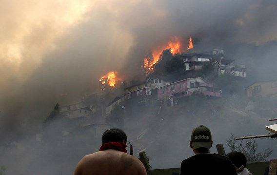 Minstens 120 woningen verwoest bij branden in Chili
