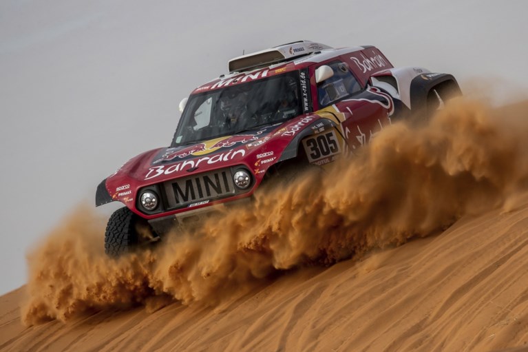 Carlos Sainz behaalt derde etappezege in Dakar 2020