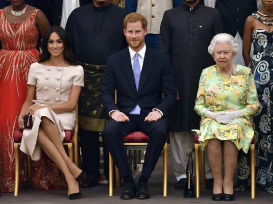 Queen plant ‘crisisoverleg’ met prins Harry