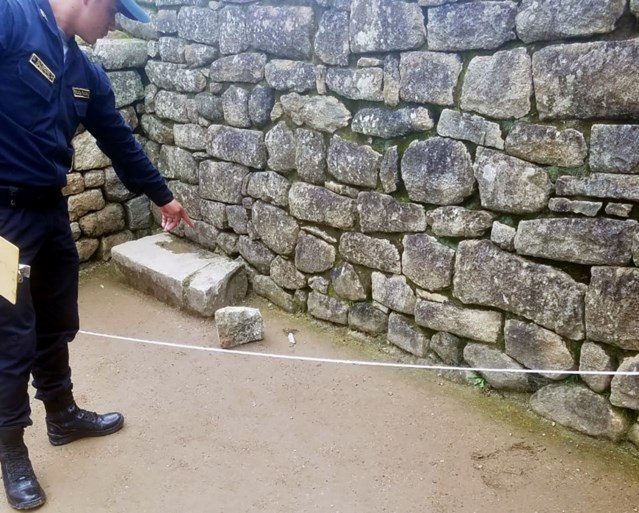 Peru wil toeristen land uitzetten na beschadigen en ‘besmeuren’ Machu Picchu