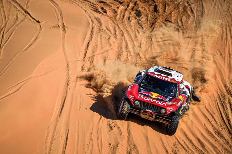 Carlos Sainz wint zijn derde Dakar-rally