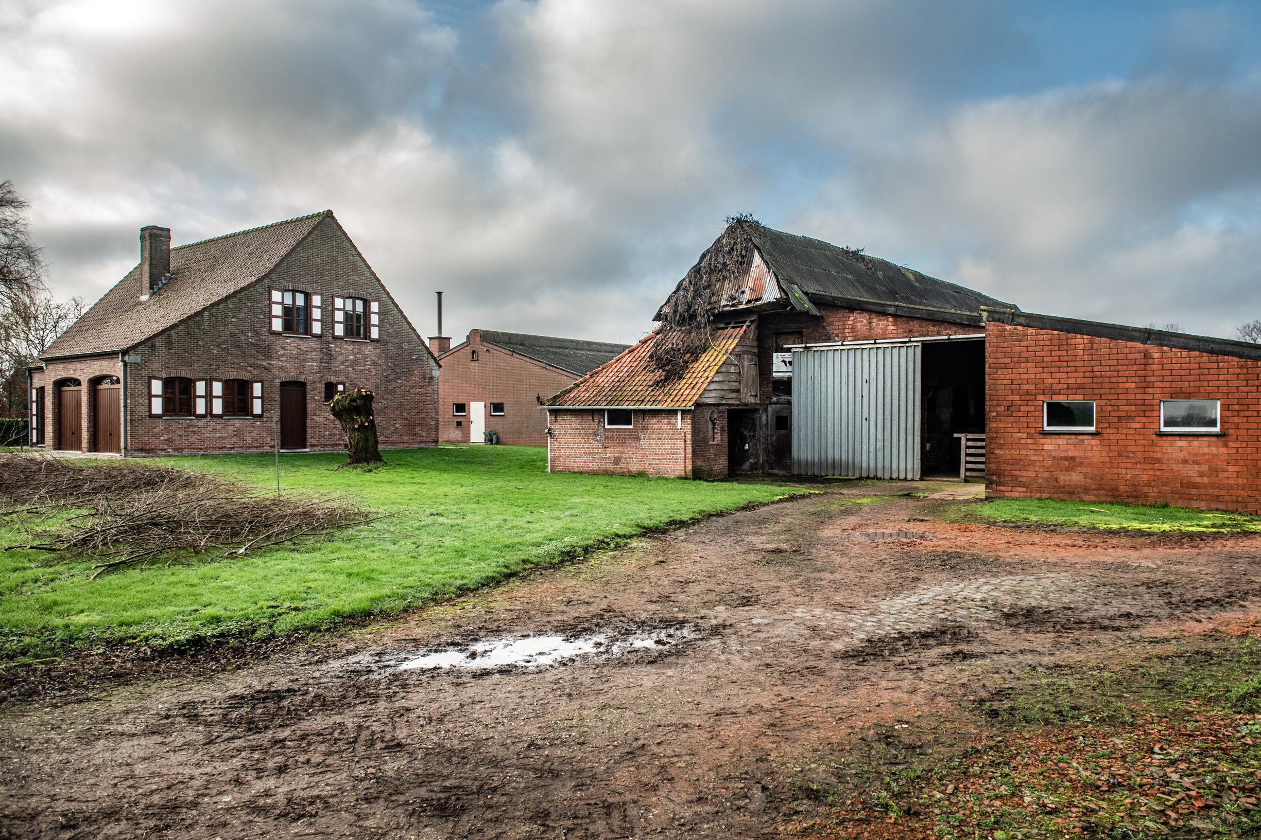 Omvolking Van Het Platteland Boerderij Wordt Villa Of Fee De Standaard Mobile