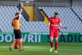 Antwerp verslaat Cercle ondanks vroege strafschop tegen en rode kaart