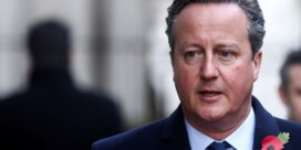Lijfwacht David Cameron vergeet geladen pistool en paspoort voormalige premier in vliegtuigtoilet