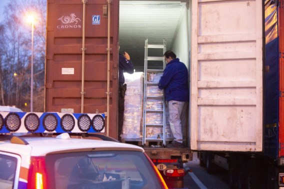 Twaalf migranten aangetroffen in koelwagen in Ternat