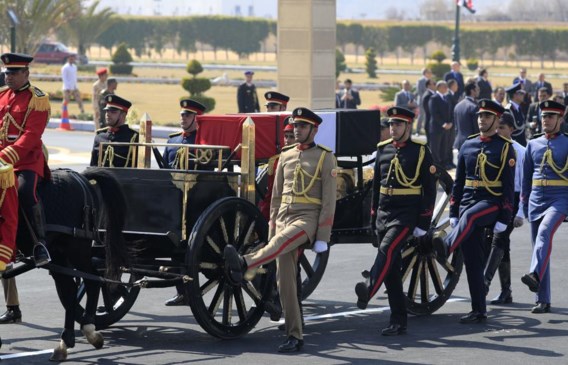Egyptische ex-president Moebarak met militaire eer begraven