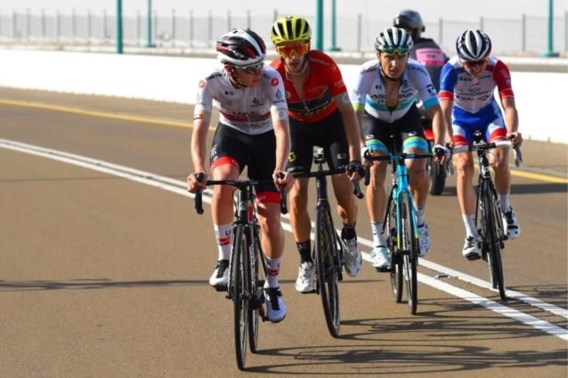 Alle renners in UAE Tour in quarantaine door coronavirus: ‘Vanochtend getest, hopelijk weten we vanavond meer’
