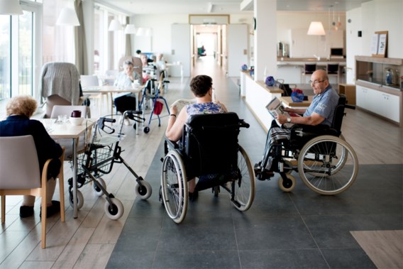 Geriater over coronavirus: 'Blijf weg uit rusthuizen als ...