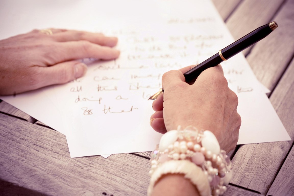 Op tijd verlies uzelf stilte Blijf binnen en schrijf een brief | De Standaard Mobile