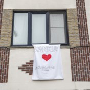 #mercivanuitmijnkot: Vlaanderen hing massaal witte lakens buiten om ‘dank u’ te zeggen tegen zorgverleners 