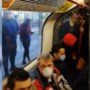 Lockdown of niet: overvolle metro's in London