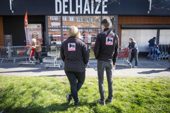 Spontane stakingen bij personeel supermarkten, dat coronapremie eist