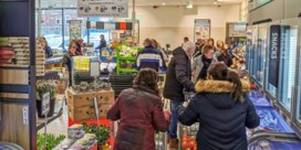 Vakbonden willen supermarkten vroeger sluiten en dreigen met acties: 'Personeel is moreel en fysiek uitgeput'