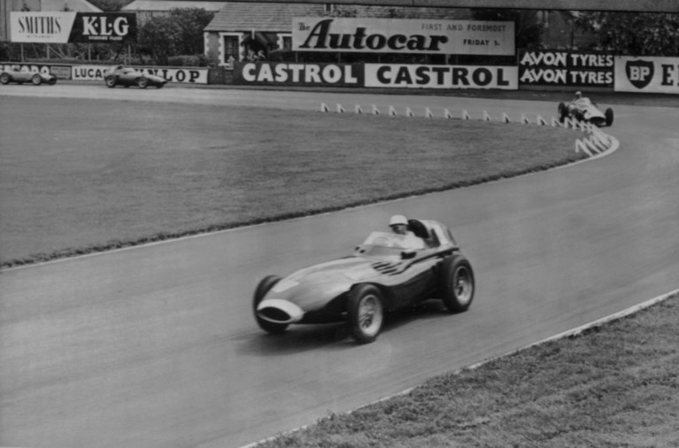 Stirling Moss, de beste rijder die nooit wereldkampioen werd, op 90-jarige leeftijd overleden