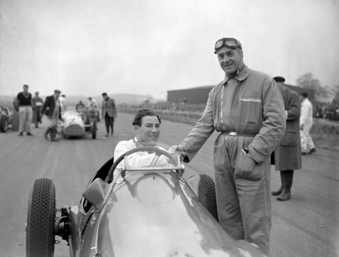 Stirling Moss, de beste rijder die nooit wereldkampioen werd, op 90-jarige leeftijd overleden