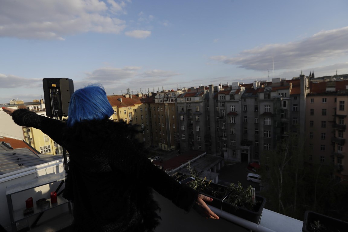 Als de berg niet naar Mozes komt | De Standaard