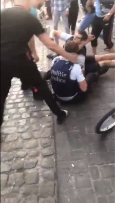 Geweld tegen politie in Anderlecht: ‘In Gent zou dit niet waar zijn’