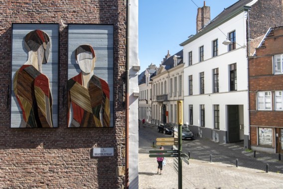 Houten installatie in Gent als hommage aan Jan van Eyck