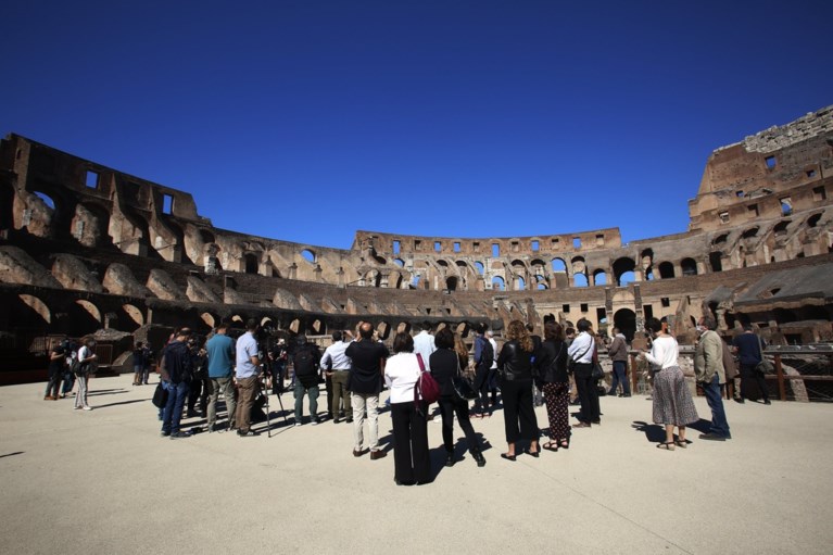 De heropening van Italië is begonnen: in kleine groepjes naar Colosseum