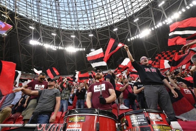 10.000 fans zien Honved Boedapest Hongaarse bekerfinale winnen