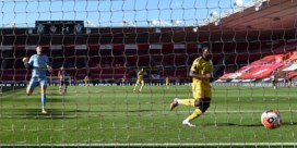 Southampton plaatst ‘appreciation tweet’ voor doelman… en heeft daar één minuut later al heel veel spijt van
