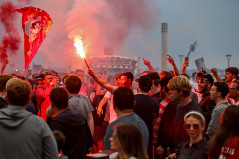 Liverpool veroordeelt titelvieringen supporters in volle pandemie