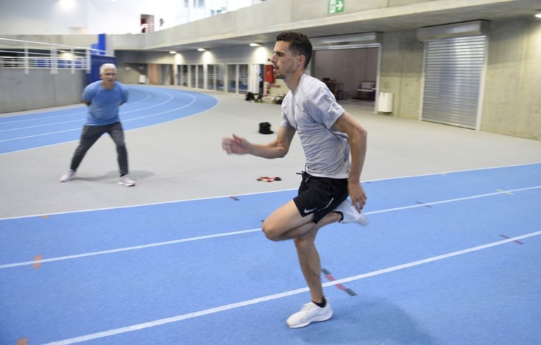 Borlées trainen eerste keer met Franse sprintcoach, vader Jacques kijkt toe: “Verandering was nodig”