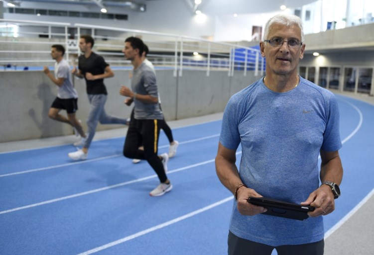 Borlées trainen eerste keer met Franse sprintcoach, vader Jacques kijkt toe: “Verandering was nodig”