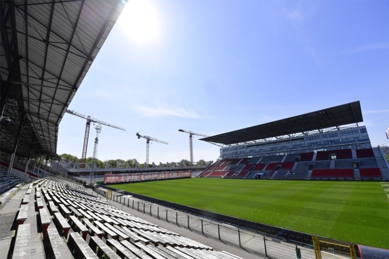 Pro League brengt voetbalclubs op de hoogte van regels in coronatijden: één test per week voor spelers, week quarantaine bij besmetting
