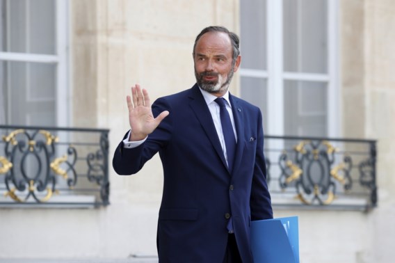 Volledige Franse regering neemt ontslag, ‘komende uren’ al nieuwe premier