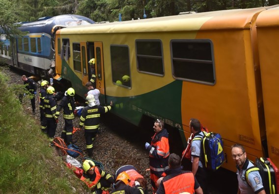 Meerdere doden bij treinbotsing Tsjechië - De Standaard