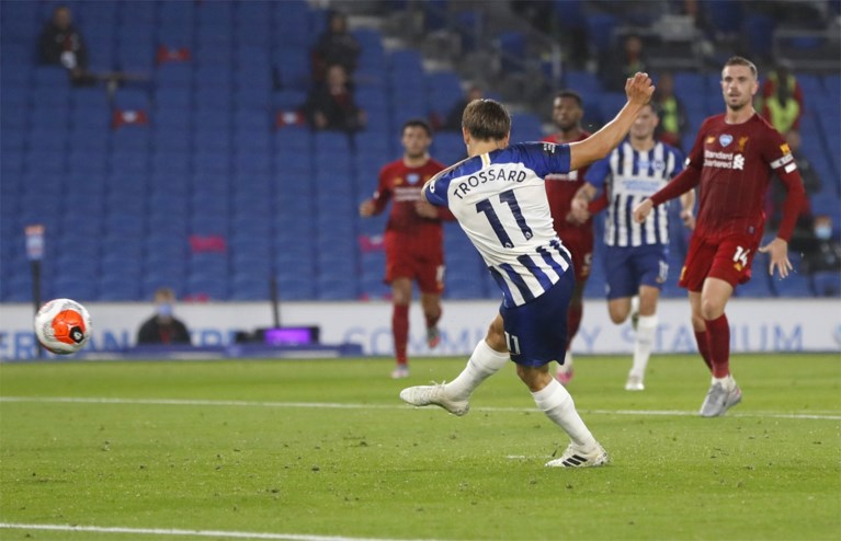 Sterke Leandro Trossard lukt knappe goal, maar gaat wel onderuit tegen kampioen Liverpool: “Ik voel me hier beter en beter”