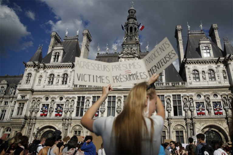 Betogingen in heel Frankrijk tegen ‘minister van Verkrachting’