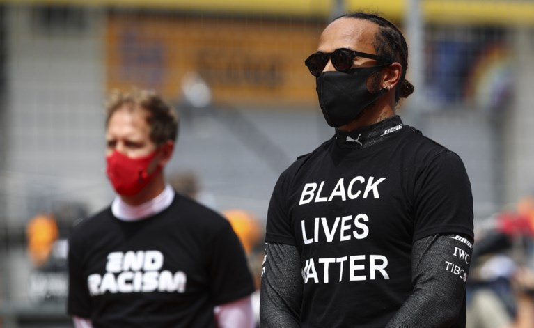 Opnieuw verdeeld statement van F1-rijders tegen racisme: niet iedereen knielt met Lewis Hamilton