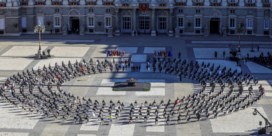 Koning Felipe leidt indrukwekkende herdenking coronaslachtoffers