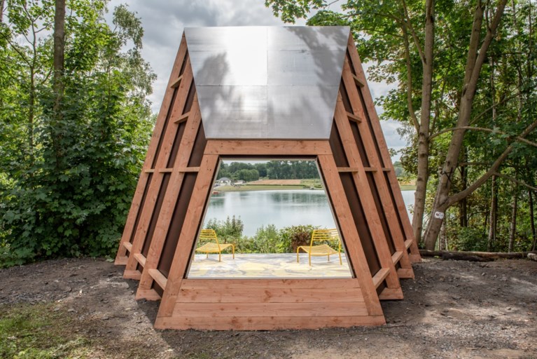 Spiegelpaviljoen toont de natuur op zijn kop
