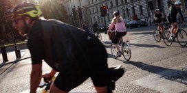 Johnson lanceert fietsrevolutie tegen corona en obesitas