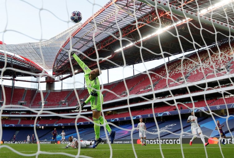 Bayern München naar halve finales Champions League na makkelijke winst tegen Barcelona (2-8)
