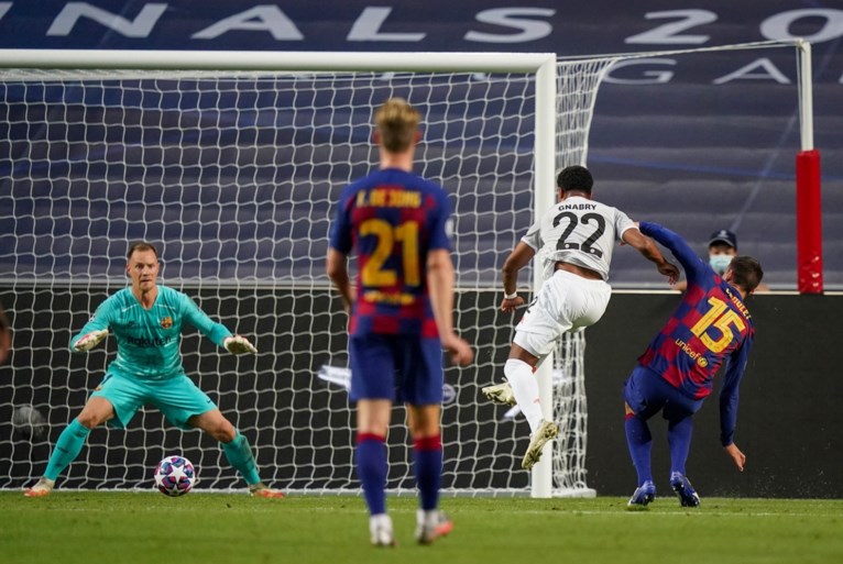 Bayern München naar halve finales Champions League na makkelijke winst tegen Barcelona (2-8)