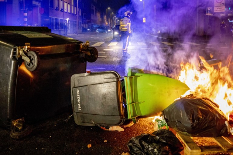 Opnieuw onrustig in Schilderswijk Den Haag: brandstichting en tientallen arrestaties