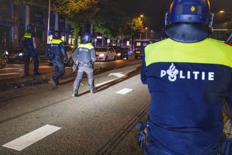 Opnieuw onrustig in Schilderswijk Den Haag: brandstichting en tientallen arrestaties