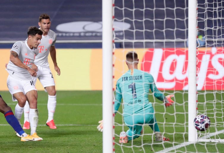 Bayern München naar halve finales Champions League na makkelijke winst tegen Barcelona (2-8)